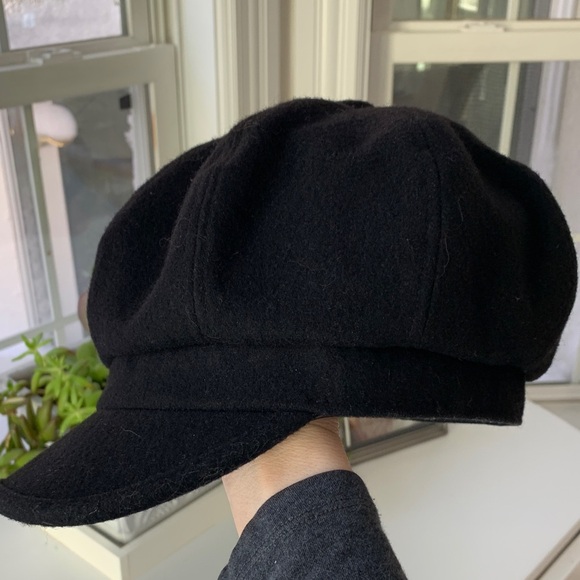 Black Newsboy Cap - Picture 3 of 11